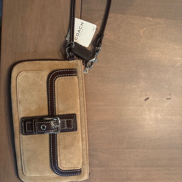 Coach Wristlet - New - Picture 1 of 2